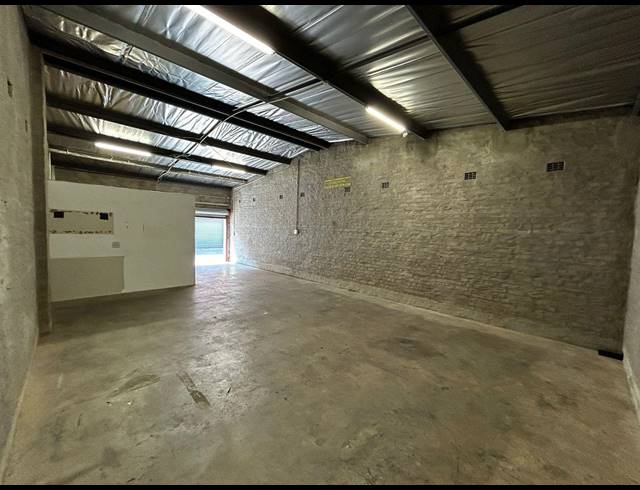 72M² WAREHOUSE TO LET IN EASTGATE